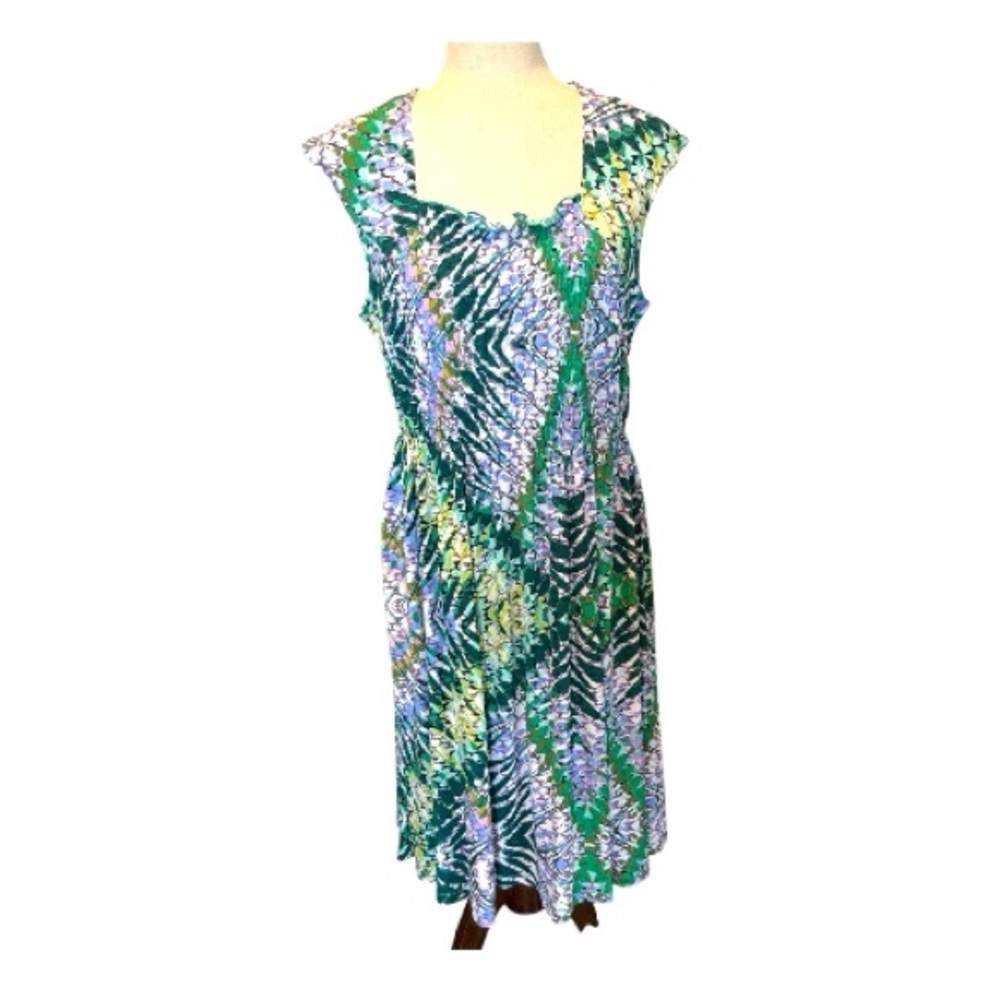 Chelsea Suite Cap Sleeve Lettuce Trim Size 12